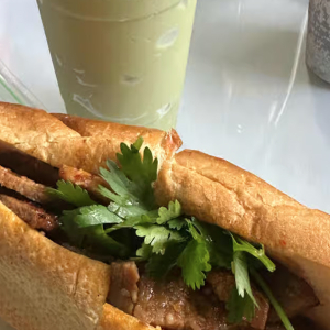 4. Binh M&igrave; Thịt Nưởng, G&agrave; or Heo, or B&ograve; or Trung Ốp La