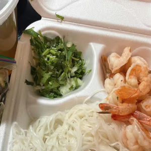 18. Shrimp Noodle Soup / Phở T&ocirc;m