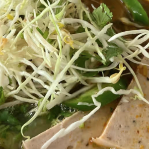 51. B&uacute;n B&ograve; Huế