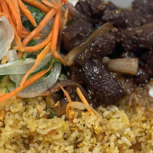 32. Cơm Chi&ecirc;n B&ograve; L&uacute;c Lắc