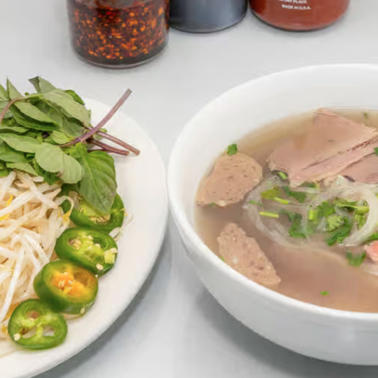 15. Beef Balls Noodle Soup / Phở B&ograve; Vi&ecirc;n