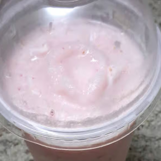 D9. Strawberry Smoothie / D&acirc;u