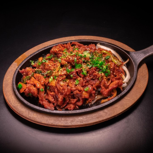 Maeun Dwaji Bulgogi (매운 돼지 불고기)