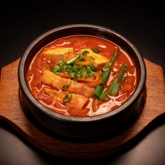 Kimchi Jjigae (김치찌개)