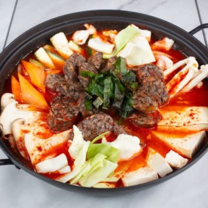 Sundae Hot Pot (순대전골)