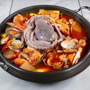 Seafood Hot Pot (해물 꽃게탕)