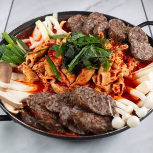 Sundae + Beef Intestine Hot Pot (순대 곱창전골)