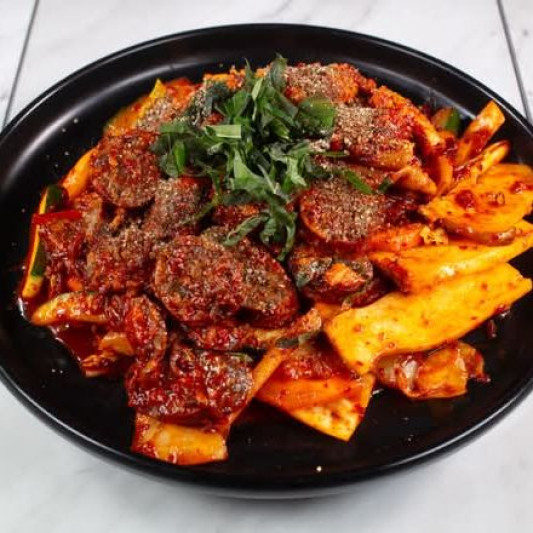 Stir-Fried Sundae (순대볶음)