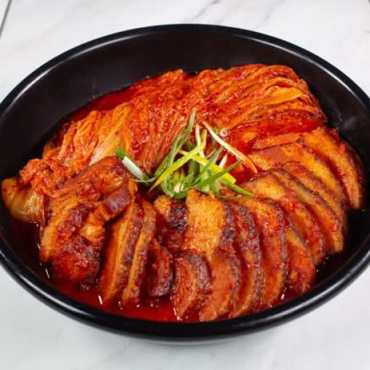 Braised Kimchi & Smoked Pork Belly (훈제김치찜)