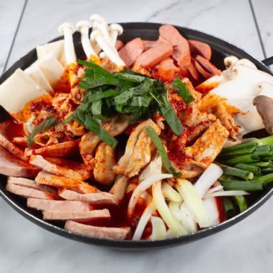 Army Stew with Beef Intestine (곱창부대찌개)
