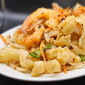 Salt & Pepper Prawns, Squids and Scallops 椒鹽三鮮