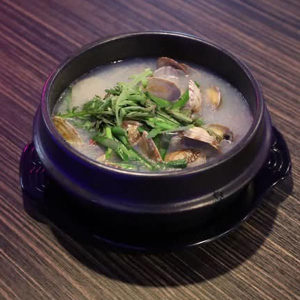 Hangover Clam Soup / 속풀이바지락탕