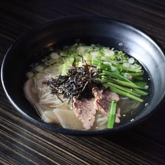 Street Noodle Soup / 길거리잔치국수