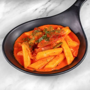 Rose Tteokbokki / 로제 떡볶이