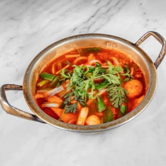 Kimchi & Fishcake Udon Soup / 김치어묵우동