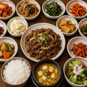 Baekan Set (백반 정식)