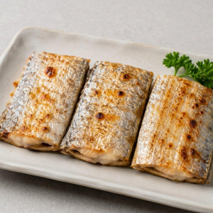 Belt Fish (3 pcs) (갈치) Includes 5 Side Dishes and Rice