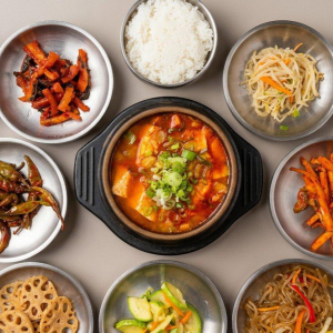 Kimchi Jjigae Includes 5 Side Dishes and Rice