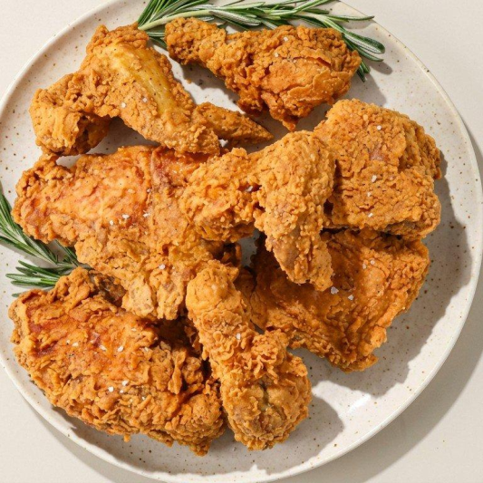 Original Fried Chicken (8 pcs) (후라이드 치킨) Includes Salad