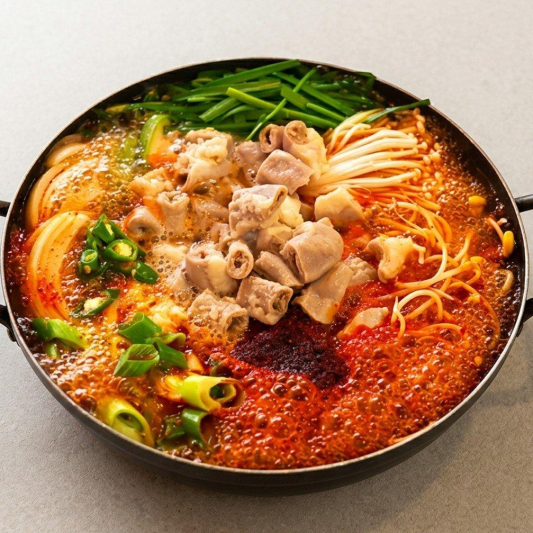 Gopchang Jeongol (곱창전골) Includes Side Dishes (Serves 2)