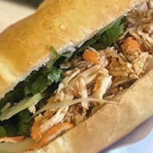 Grilled Chicken Sandwich (B&aacute;nh M&igrave; Thịt G&agrave; Nướng)