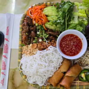 B&uacute;n Thịt Heo Nướng, Chả Gi&ograve;