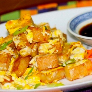 Bột Chi&ecirc;n Trứng / Fried Rice Flour Cake with Eggs