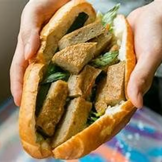 Fish Cake Sandwich (B&aacute;nh M&igrave; Chả C&aacute;)