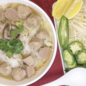 P10. Beef Meatball Pho