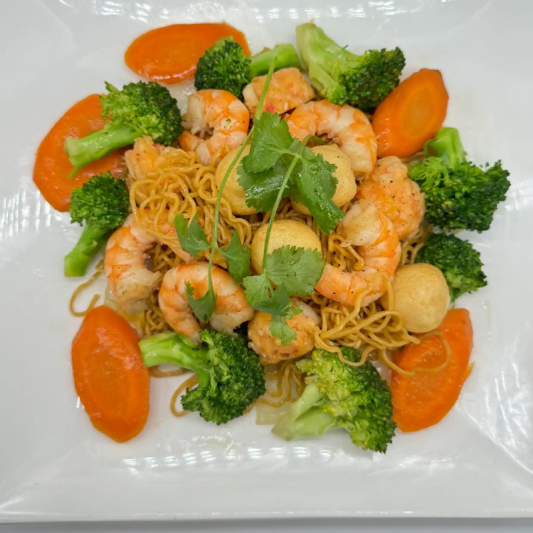 H9. Stir-Fried Egg Noodles with Seafood 
