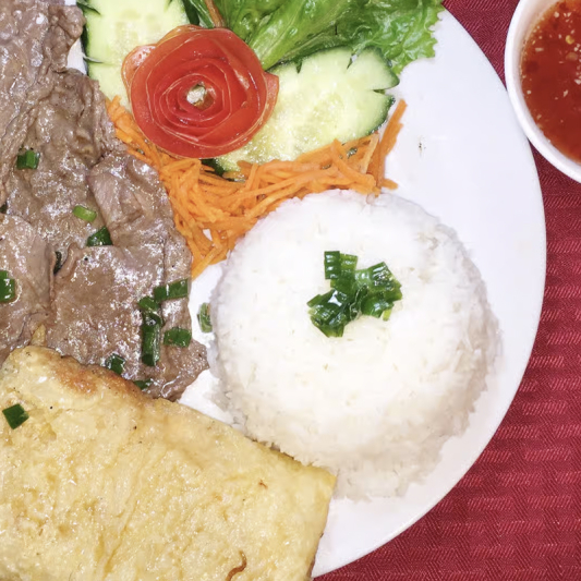 C15. Fried Shrimp Cake and Grilled Beef