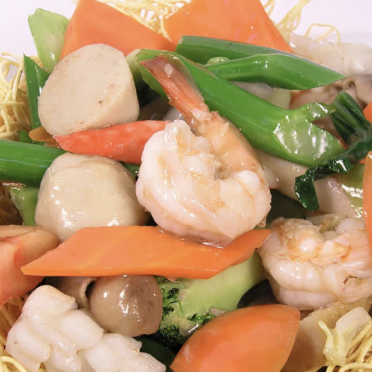 H8. Crispy Fried Egg Noodles with Seafood