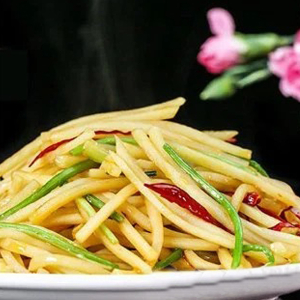 Stir-Fried Shredded Potato with Hot Pepper