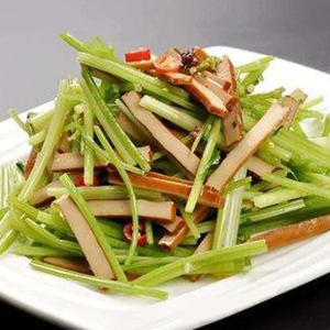 Stir-Fried Celery with Pressed Tofu