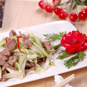 Stir-Fried Beef with Green Onion