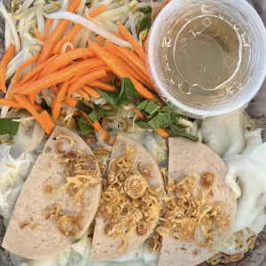 12. Steamed Rice Rolls B&aacute;nh Uớt