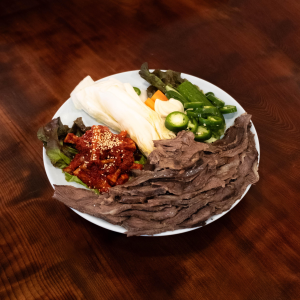 Beef Bos-Sam (수육보쌈)