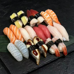 P4. Assorted Sushi (20 pcs) 什锦寿司拼盘