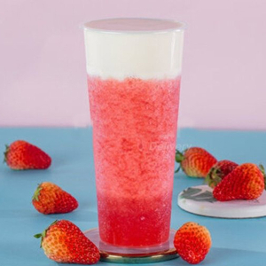 Strawberry Green Tea Slush with Cheese Foam 草莓奶盖冰沙茶