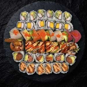 P2. Assorted Roll (40 pcs) 什锦卷物拼盘