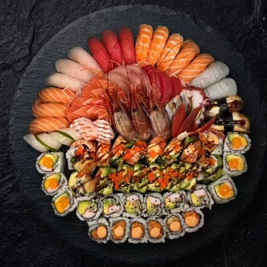 P12. Assorted Platter (80 pcs) 刺锈刺身寿司卷拼盘