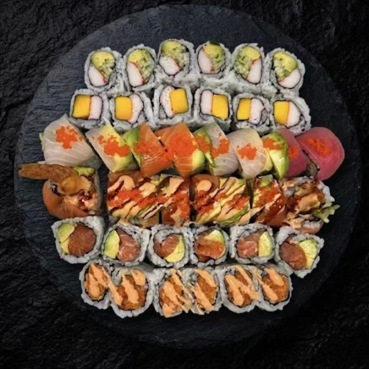 P2. Assorted Roll (40 pcs) 什锦卷物拼盘