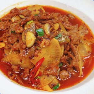 Pingxiang Stir-Fried Beef with Radish 萍乡萝卜炒牛肉