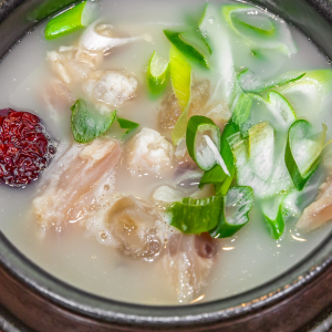 9. Dogani Tang (도가니탕) / Ox Knee Bone Soup