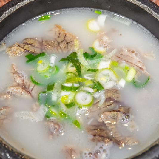 1. Seolleongtang (설렁탕) / Ox Bone Soup
