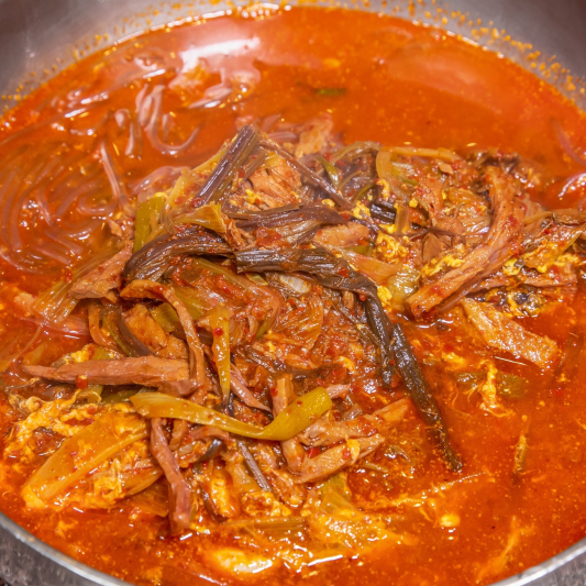 4. Yukgaejang (육계장) / Spicy Beef Soup