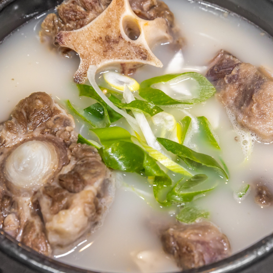 11. Kkori Tang (꼬리탕) / Oxtail Soup