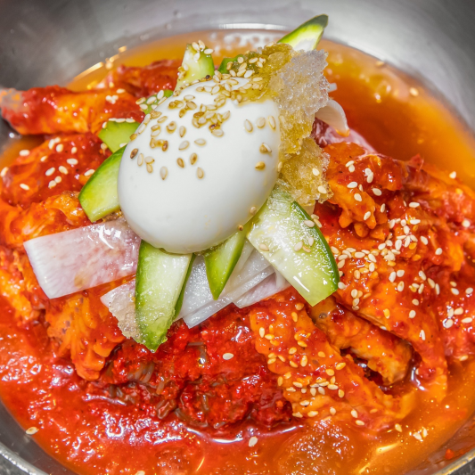 32. Chic Hwe Bibim-Naengmyeon (칡회냉면) / Buckwheat Noodles & Sliced Skate