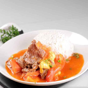 Beef with Tomato Sauce on Rice