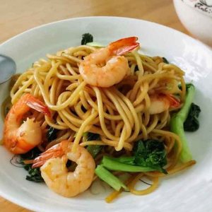 Shrimp with Mixed Vegetables Chow Mein